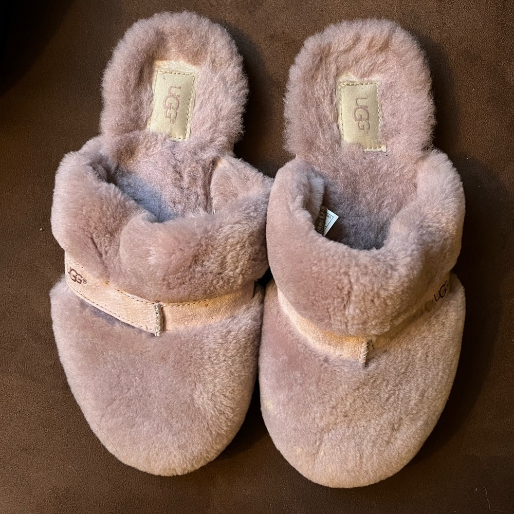 Women’s authentic Ugg slippers